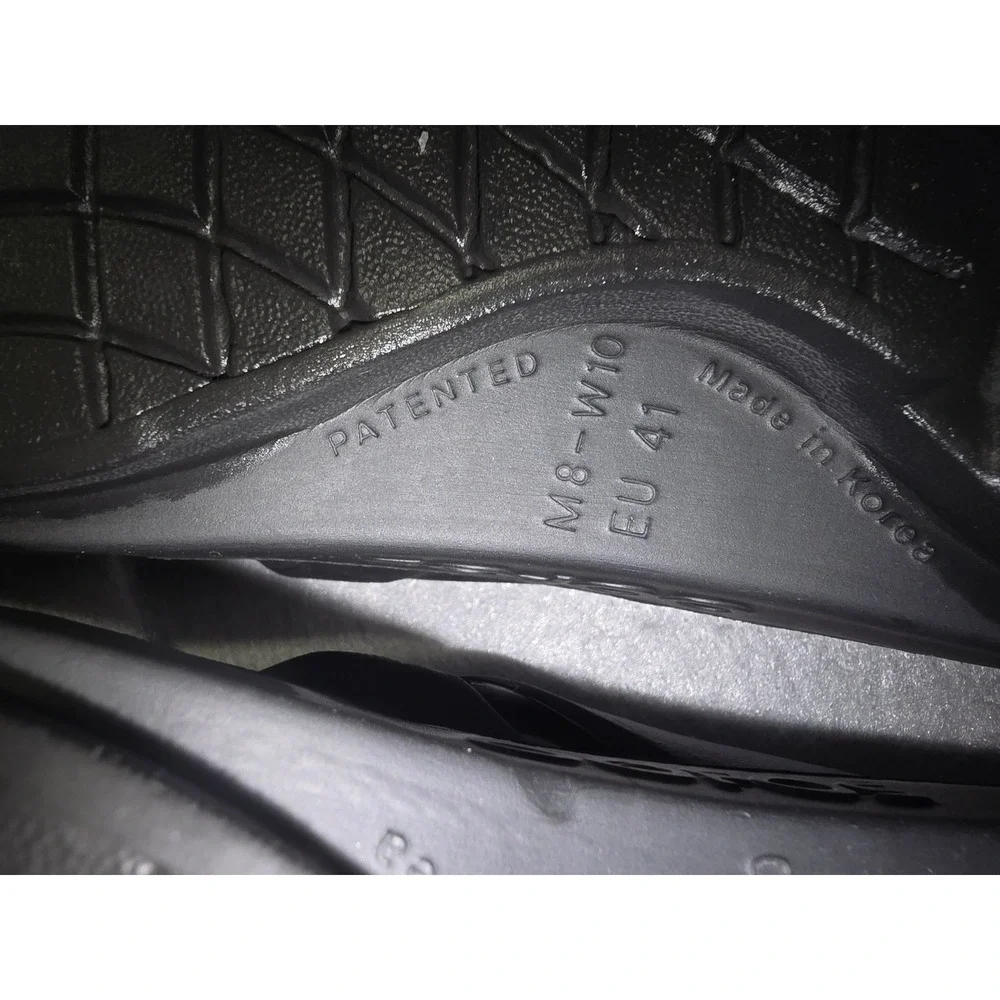 OOFOS OOriginal Recovery Sandals Black Mens 8 Womens 10 Comfort Flip Flops